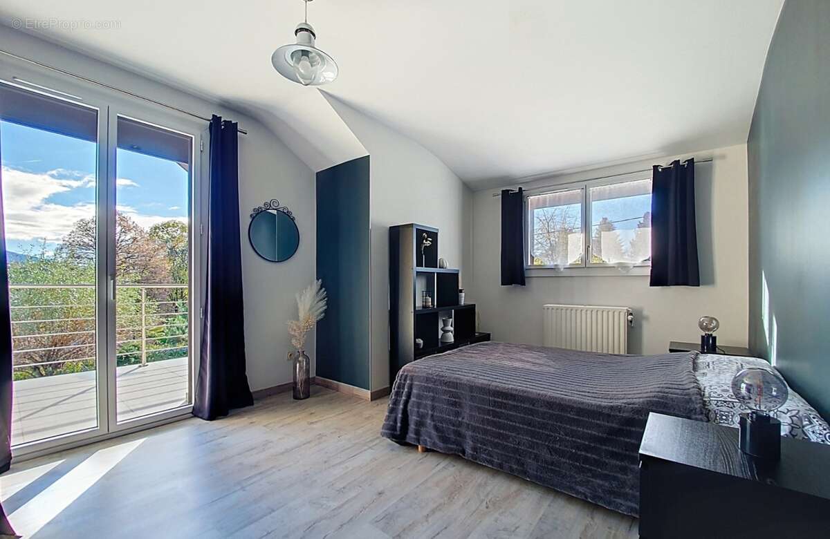 A 10min de CHAMBERY sur NOVALAISE Villa d’architecte 7 pièces de 220 m² plus T2 indépendant 50 m² sur plus de 1700m2– Idéal pour - photo 11