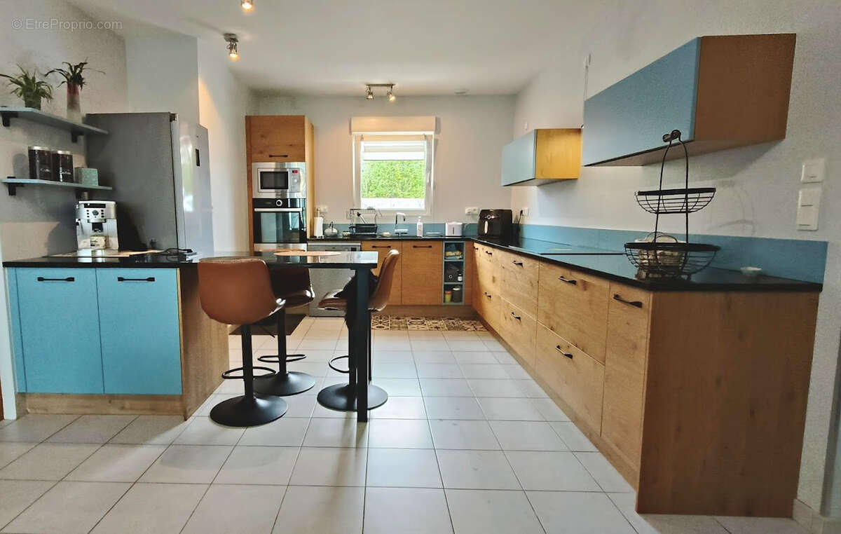 Maison à SAINT-MARTIAL-DE-MIRAMBEAU