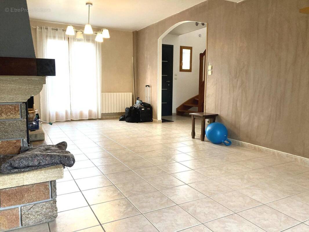 Maison à CHAUFOUR-NOTRE-DAME