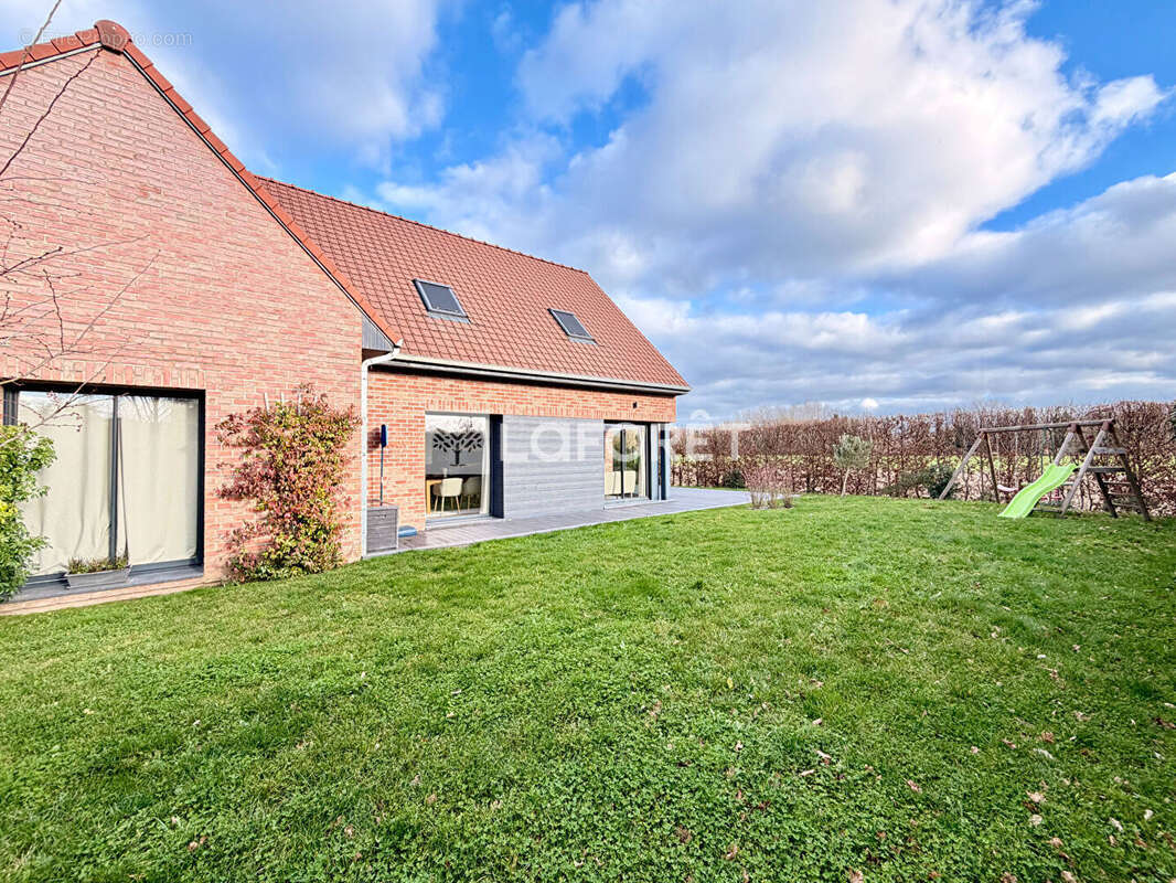 Maison à PERONNE-EN-MELANTOIS