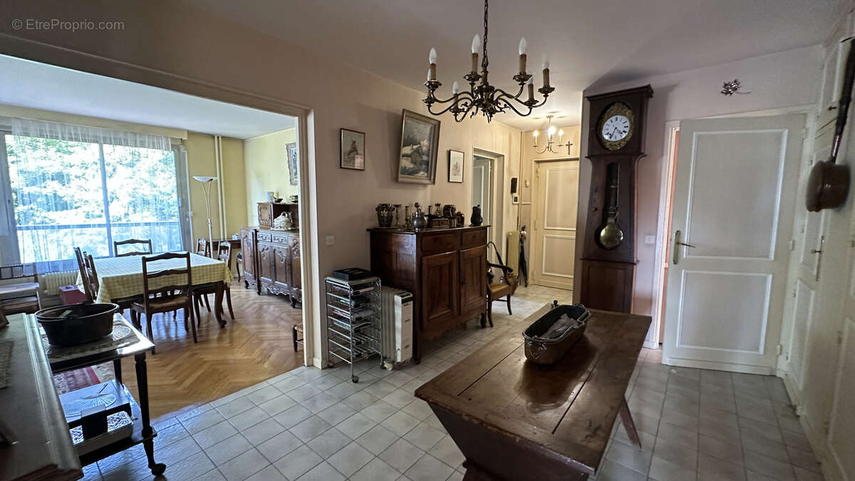 Appartement à SAINTE-FOY-LES-LYON