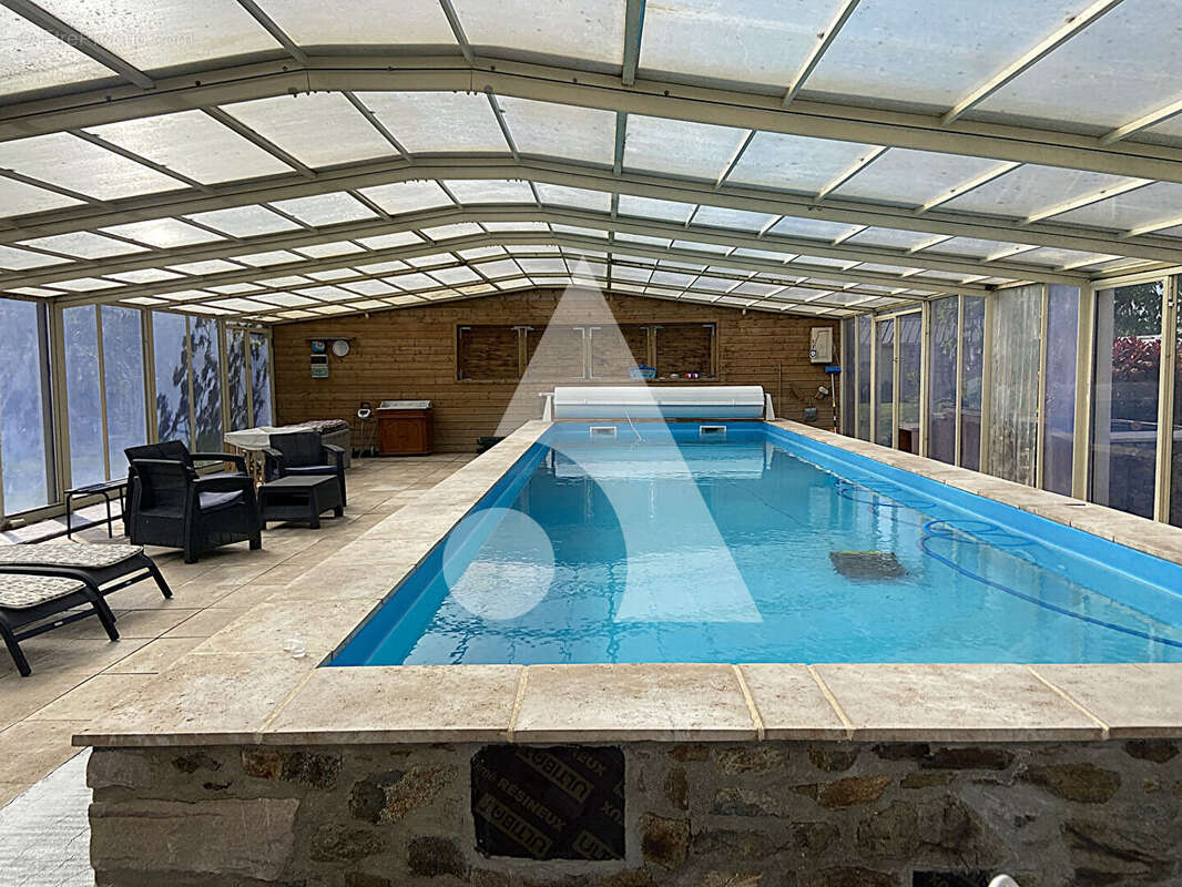 Maison à HENANBIHEN