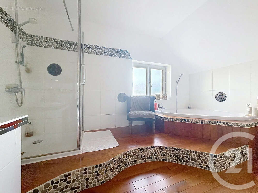 Maison 185 m² à Fralignes  - photo 17