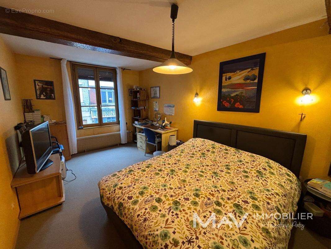 Saint-omer - maison de 185m² - local commercial et habitation - photo 11