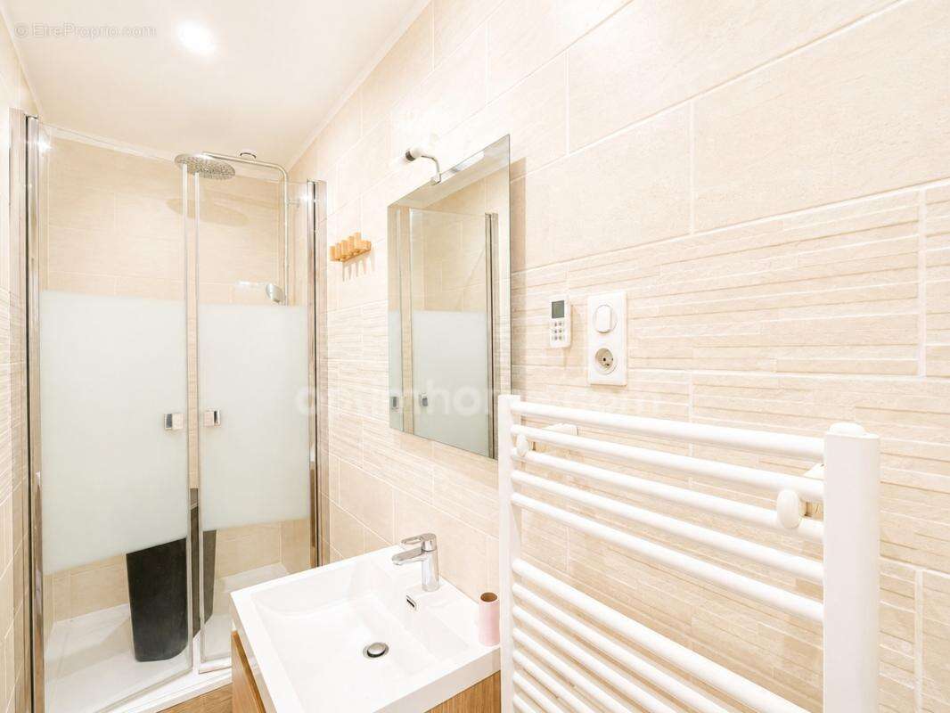 Appartement Honfleur Centre - 2 pièces rénové de 32 m2 - Plain pied - Cour privative Sud- Vue Bassin - photo 7