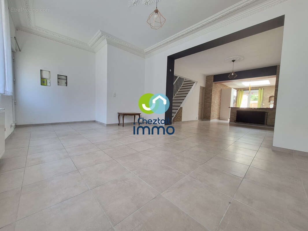 Maison beaux volumes 3 chambres jardin centre-ville - photo 2