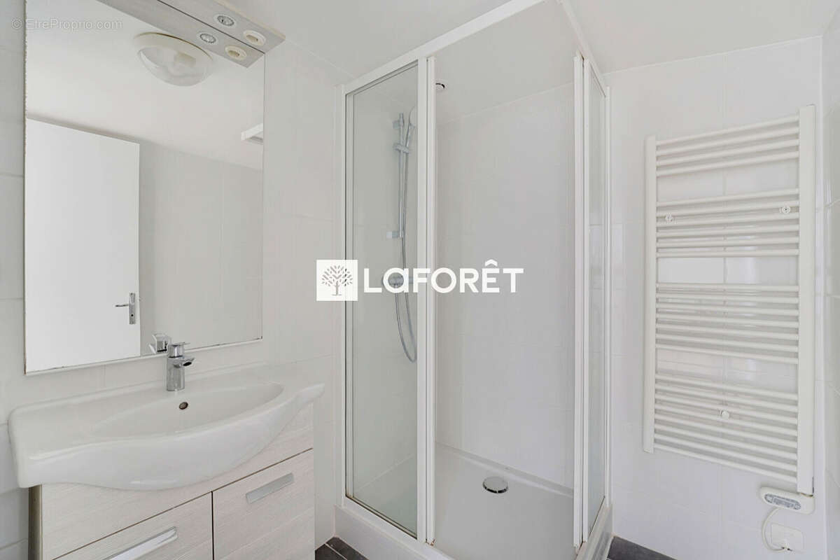 Appartement T5 atypique de 123m2 . Lumineux et calme au dernier étage d'une jolie copropriété. - photo 12