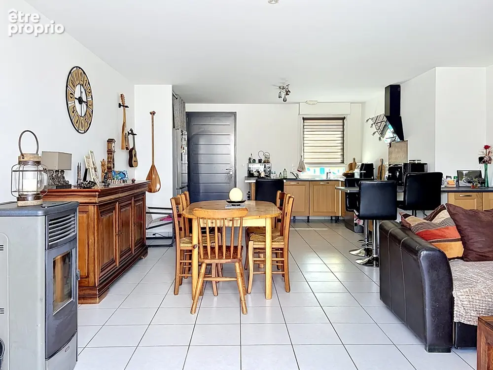 Maison de plain-pied 2015 - 3 chambres - Piscine - Garage - Quartier résidentiel - Centre village - photo 5