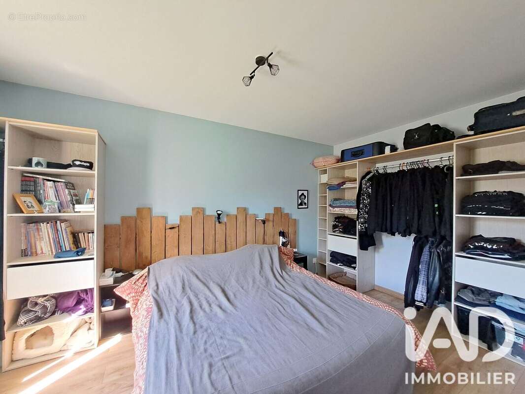 Maison 111 m² à Beaumont-La-Ronce  - photo 5