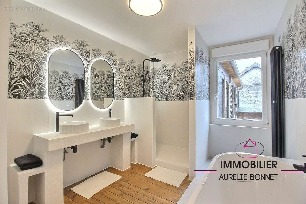 Maison à PONT-L&#039;EVEQUE