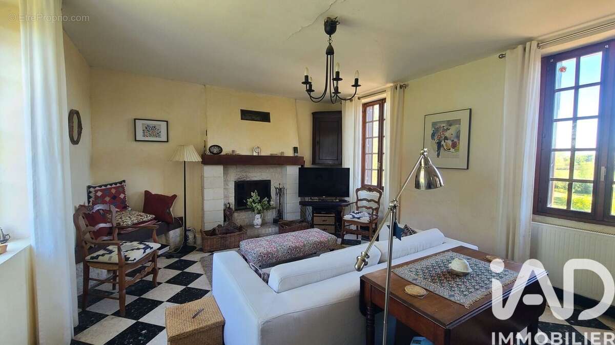 Photo 2 - Maison à VERNOIL