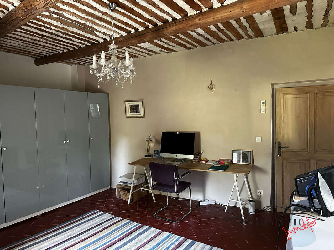 Maison à CRESTET