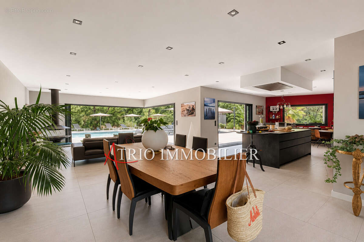 Maison 170 m² à La Gaude  - photo 5