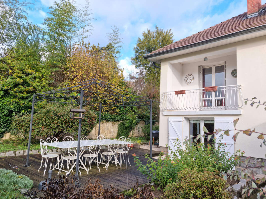 Maison à TASSIN-LA-DEMI-LUNE