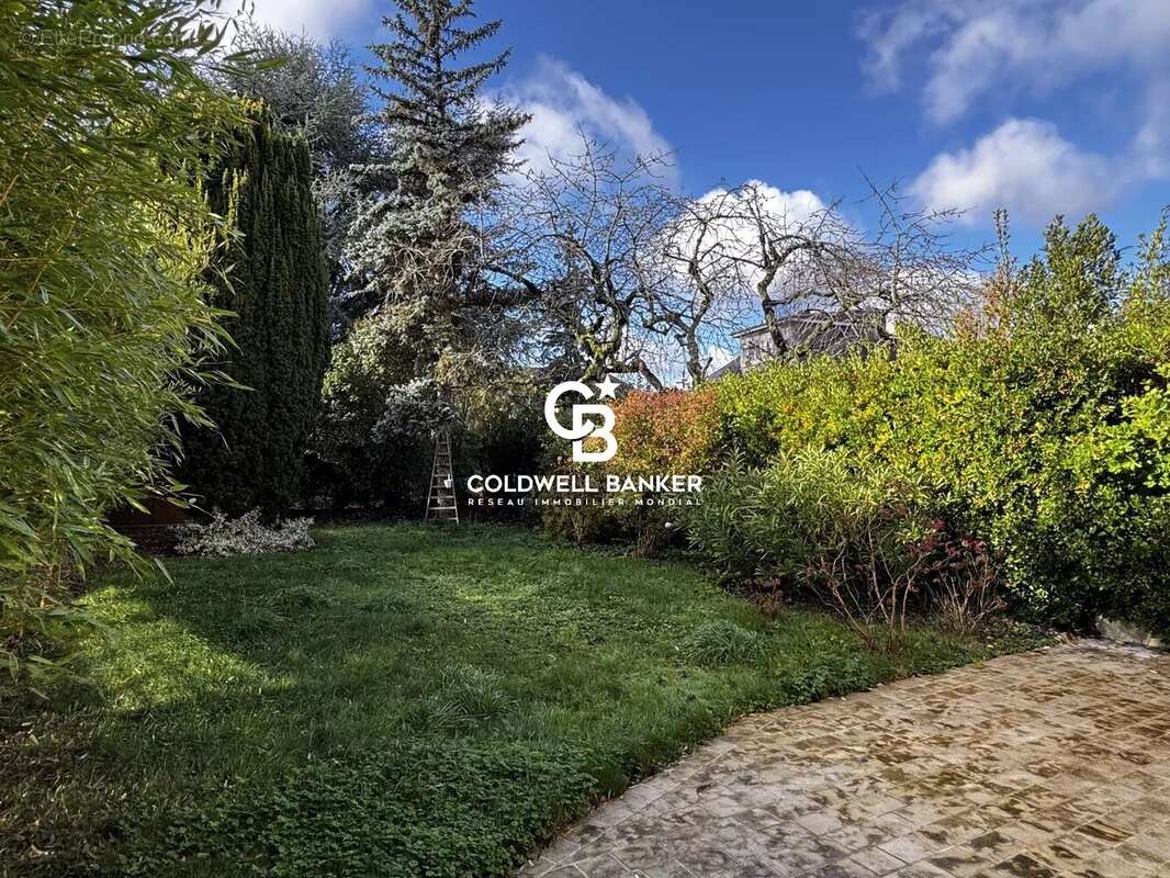 Maison à SAINT-CYR-SUR-LOIRE