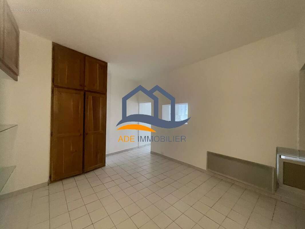 Appartement à EGUILLES