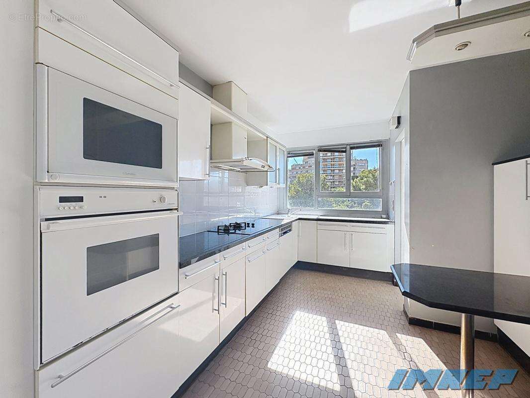 Appartement à MARSEILLE-6E