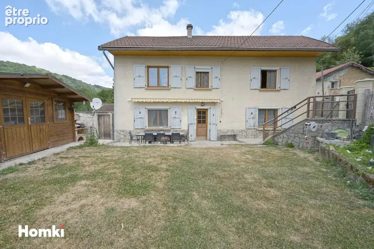 Maison avec dépendances et grand terrain – Chirens - photo 2