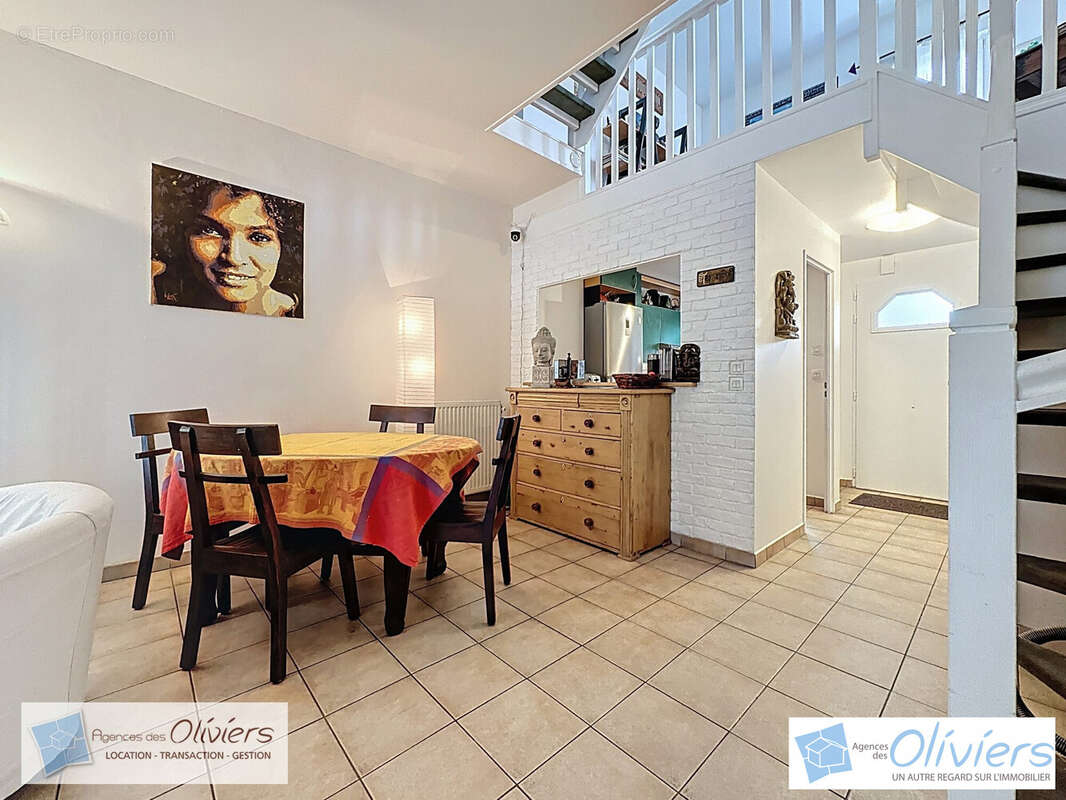 Appartement à VOISINS-LE-BRETONNEUX