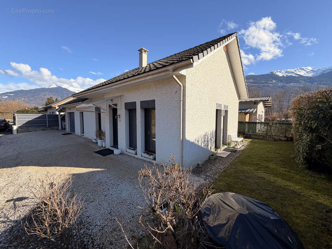 Maison à GILLY-SUR-ISERE