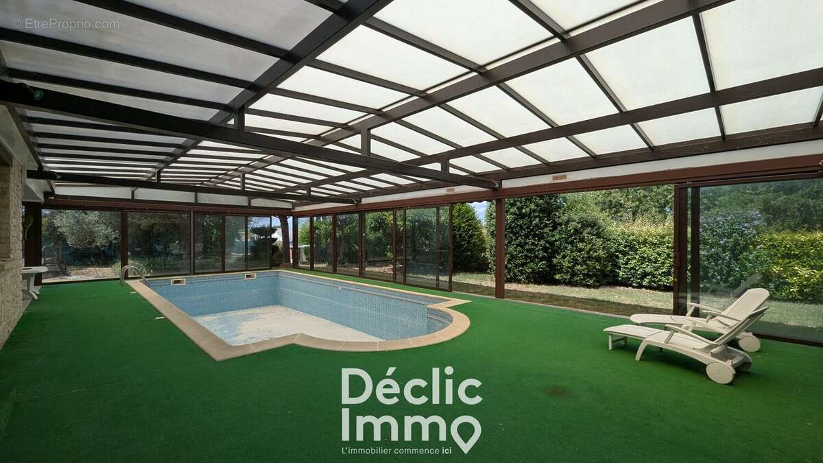 Maison d'exception de 424 m²  Parc arboré  Piscine accessible depuis le salon  Viager occupé  Secteur  Barret - Barbezieux-S - photo 7