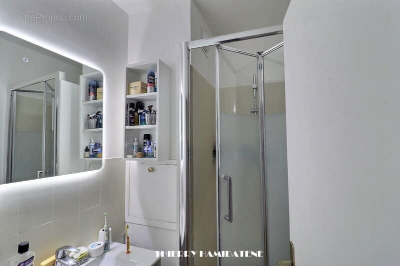 Appartement à LEVALLOIS-PERRET