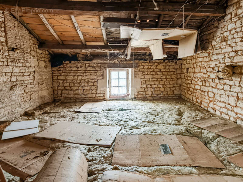 Maison à SAUZE-VAUSSAIS