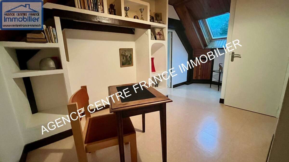 Maison à PLAIMPIED-GIVAUDINS