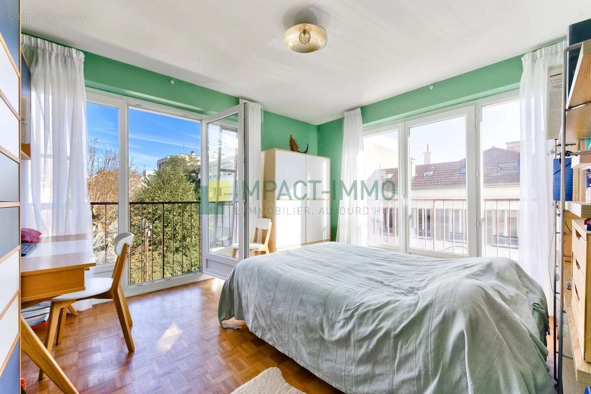 Appartement à COURBEVOIE