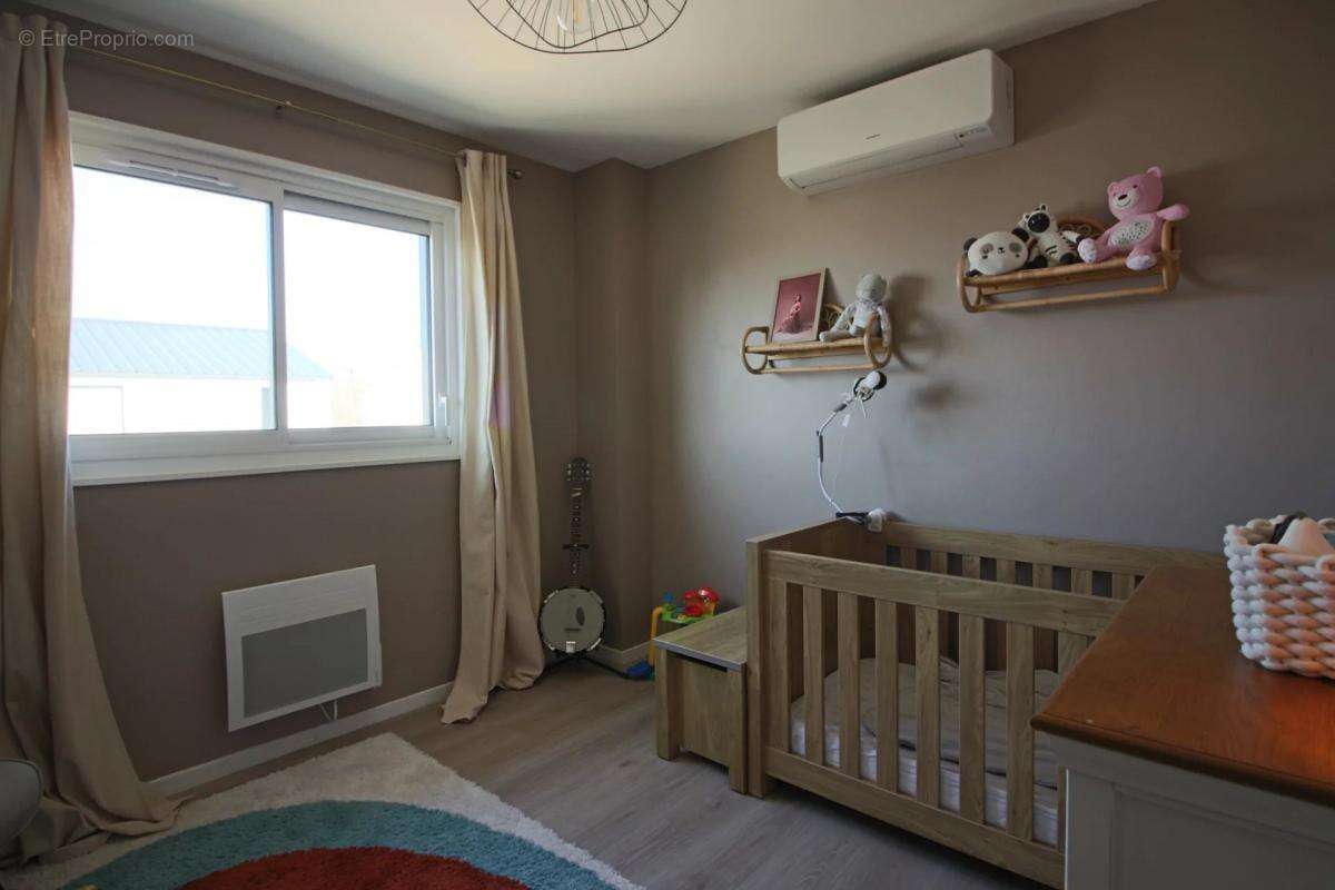 Maison à VAUX-LE-PENIL