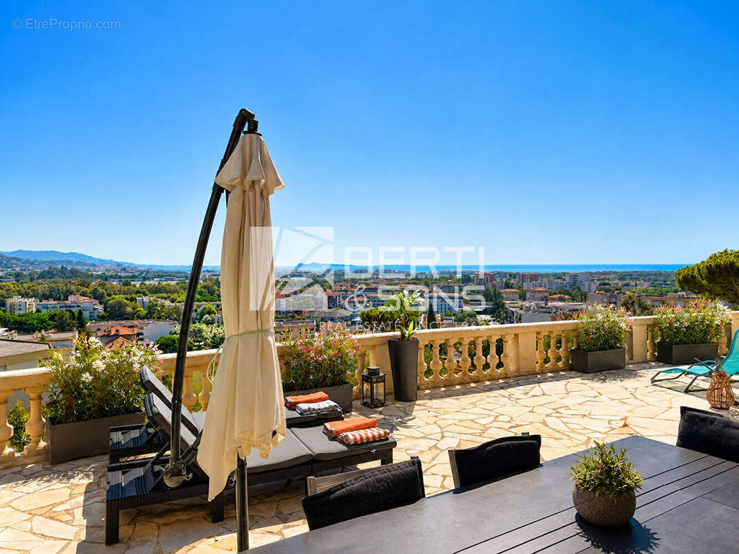 Exclusivite mandelieu appartement 3p 65m2 et 61m2 de terrasse vue mer - piscine - photo 3