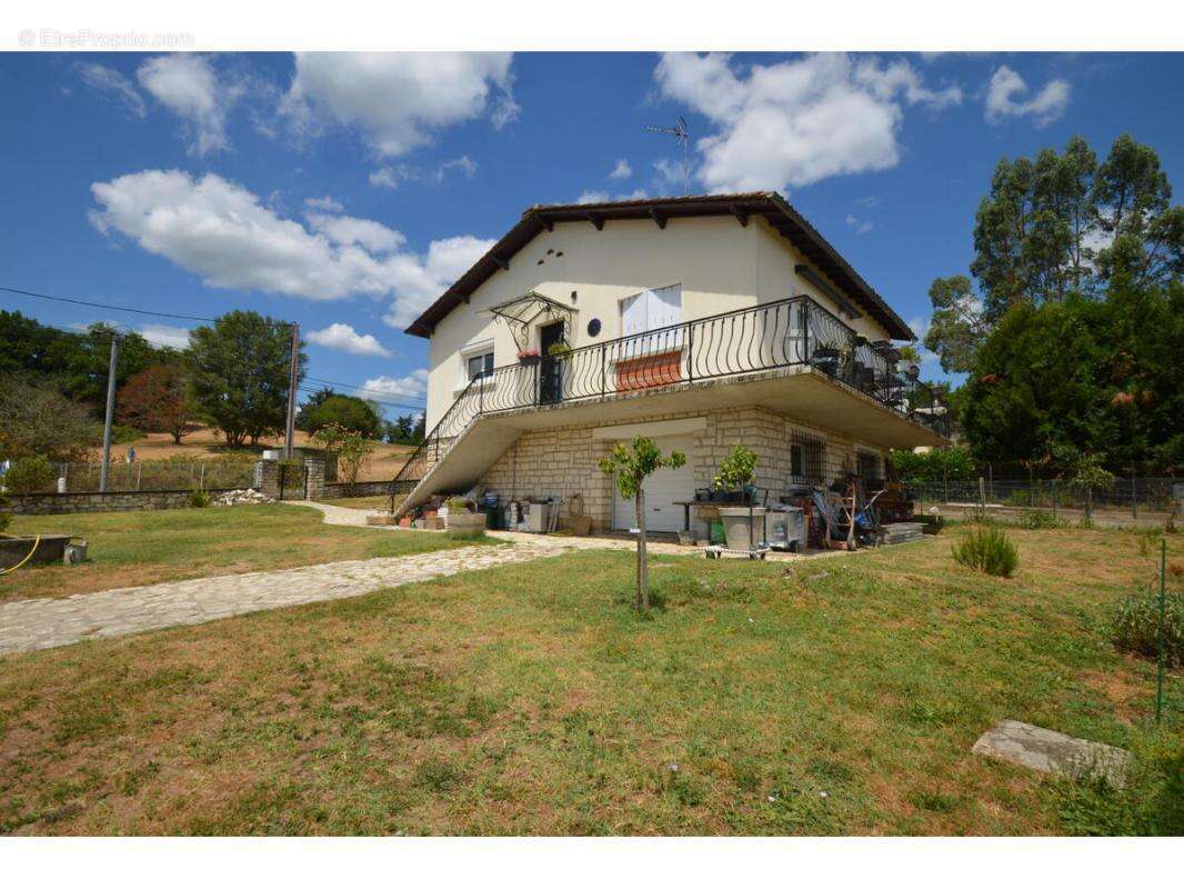 Maison à MONTPON-MENESTEROL