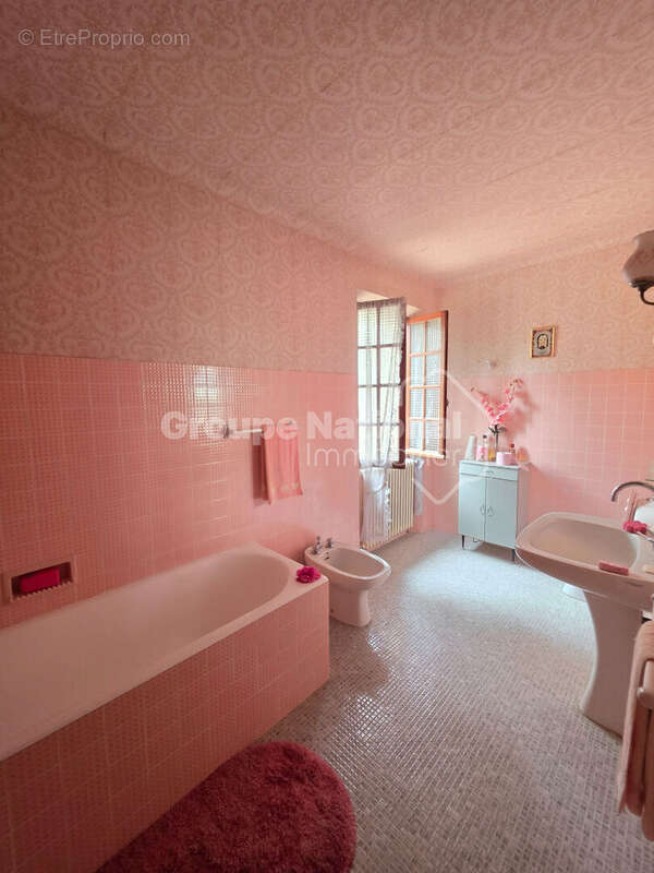 Maison à GREOUX-LES-BAINS