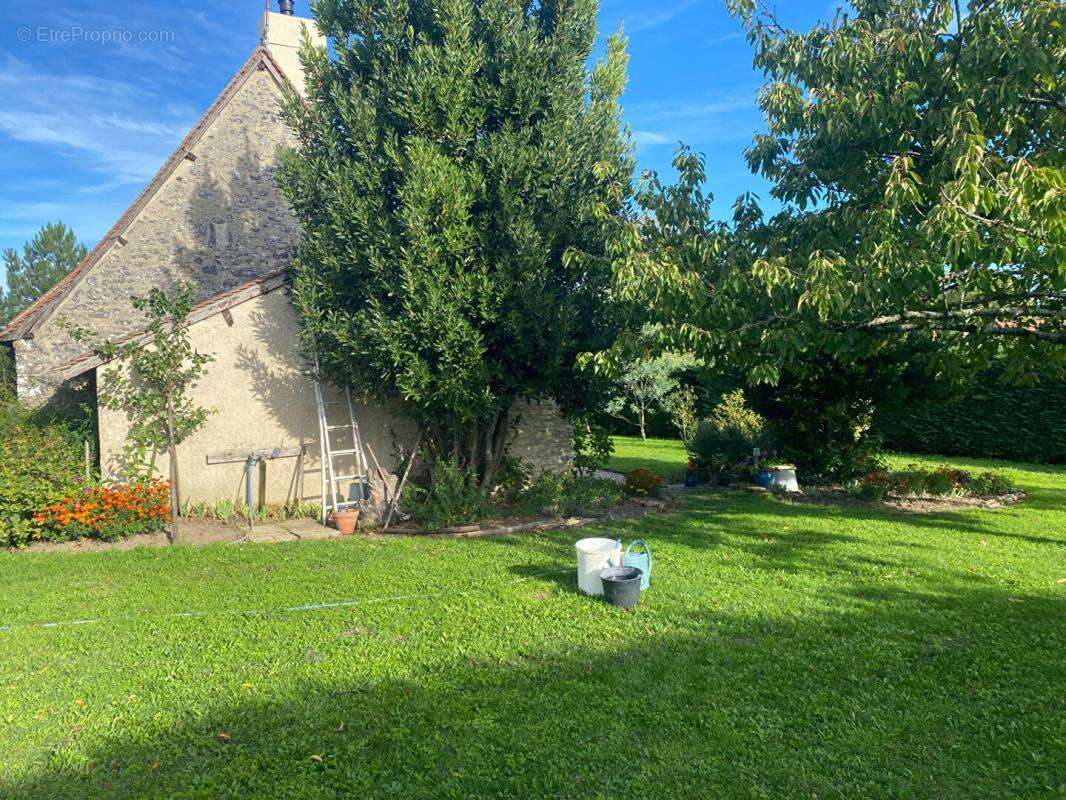 Maison à MEZIERES-EN-BRENNE