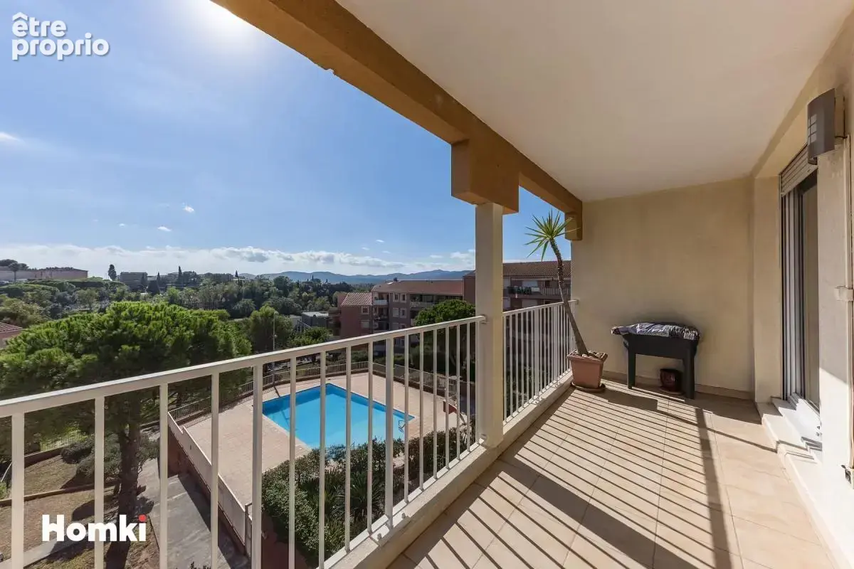 Appartement T3 de 65 m² à Fréjus 83600, Rue Armand Duvivier - photo 2