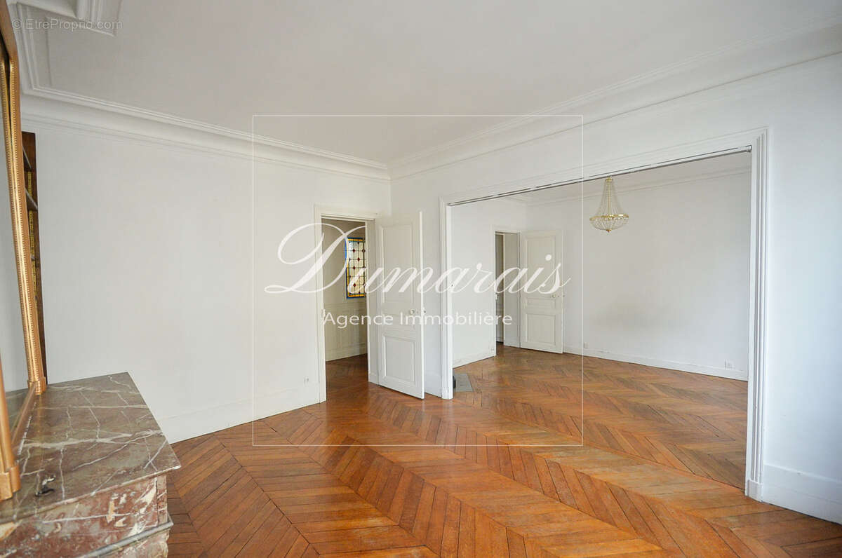 Appartement à PARIS-4E