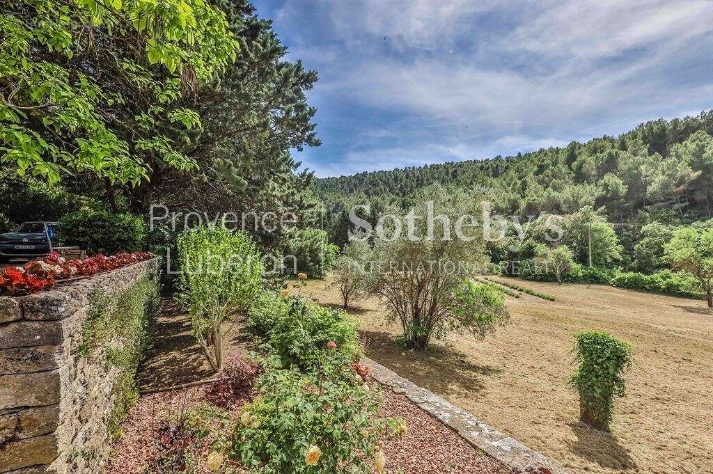 Maison à FONTAINE-DE-VAUCLUSE