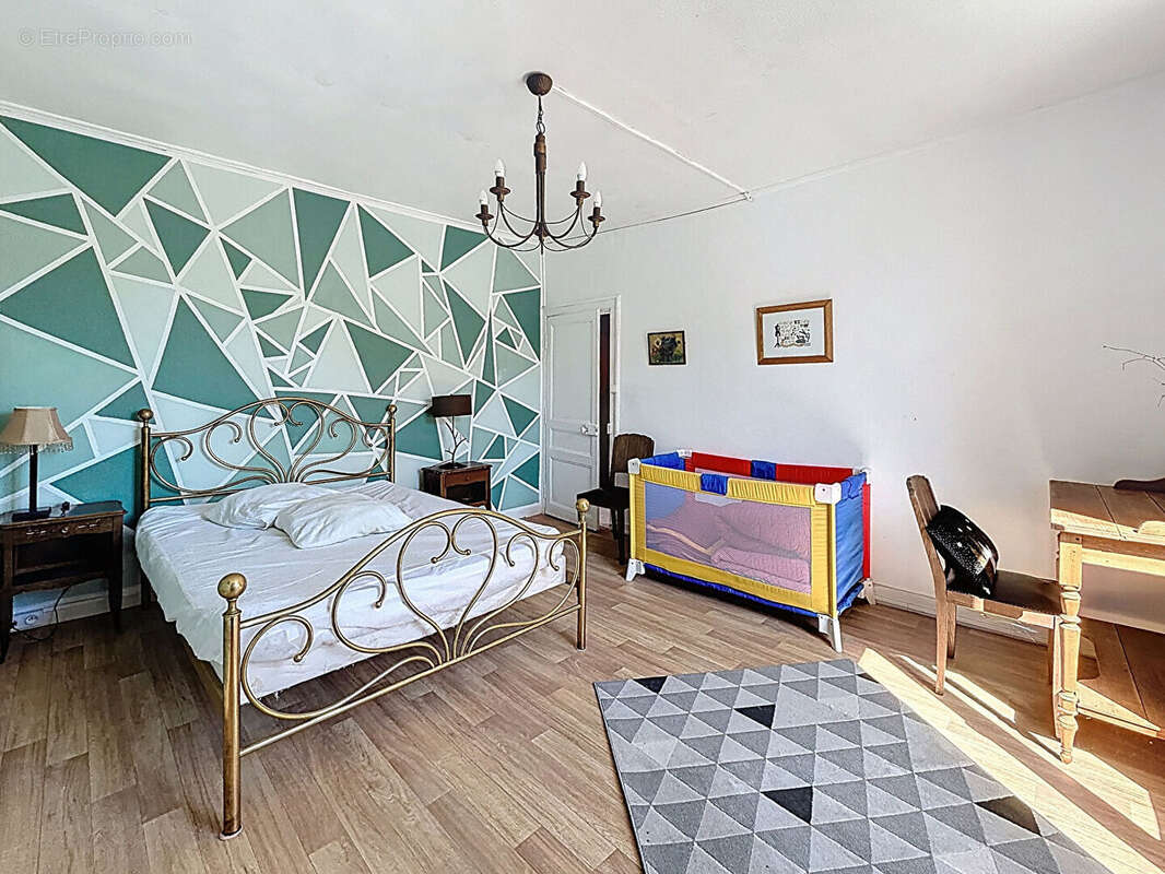 Appartement à COMPREIGNAC