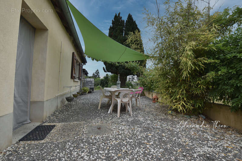 Maison à DOMPIERRE-SUR-VEYLE