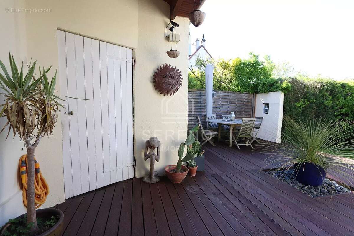 Maison à CHAMPS-SUR-MARNE