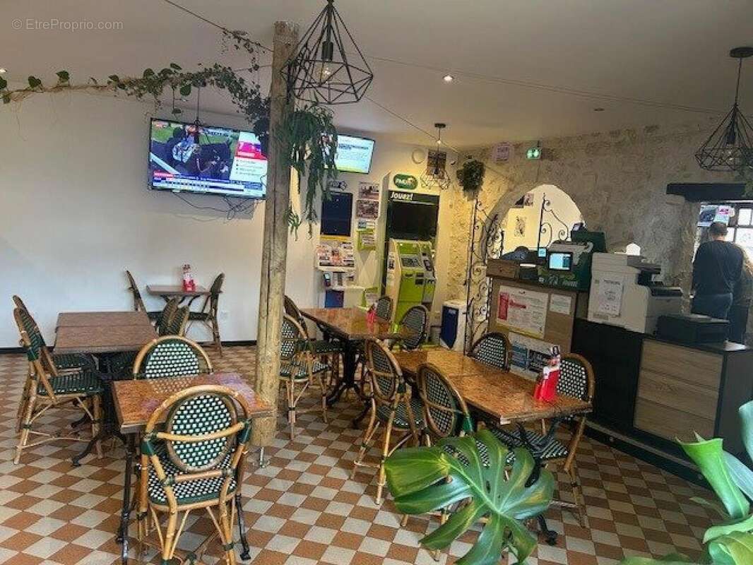 Photo 3 - Commerce à BREVAL