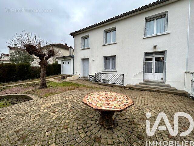 Photo 1 - Maison à CHATILLON-SUR-THOUET