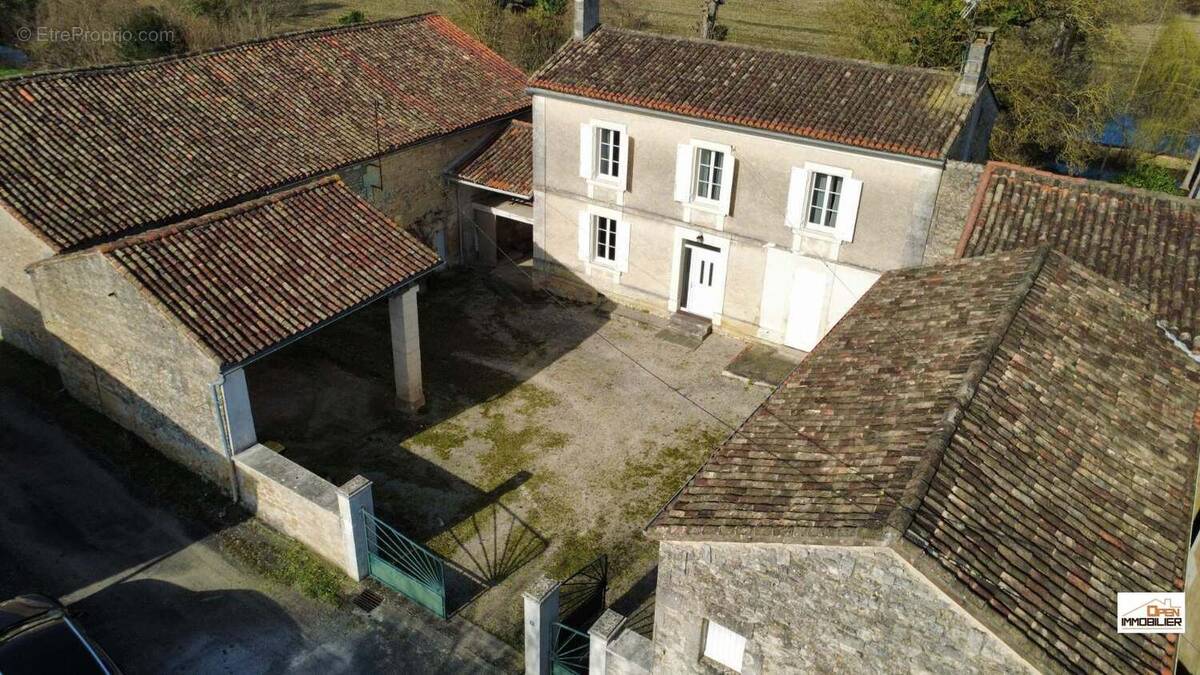 Maison à SAINT-SATURNIN