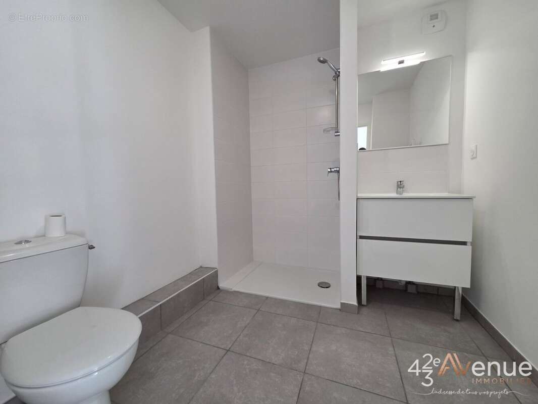 Appartement 26 m² à Saint-Etienne  - photo 4