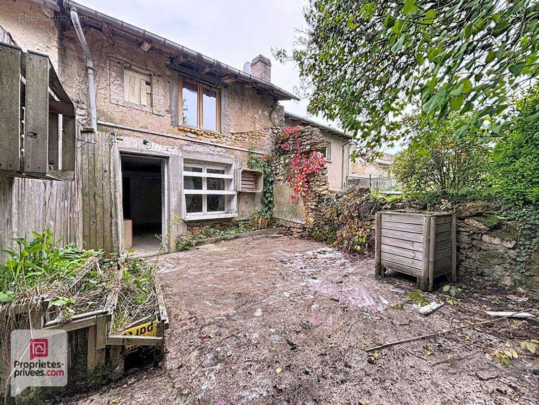 Maison à LAITRE-SOUS-AMANCE