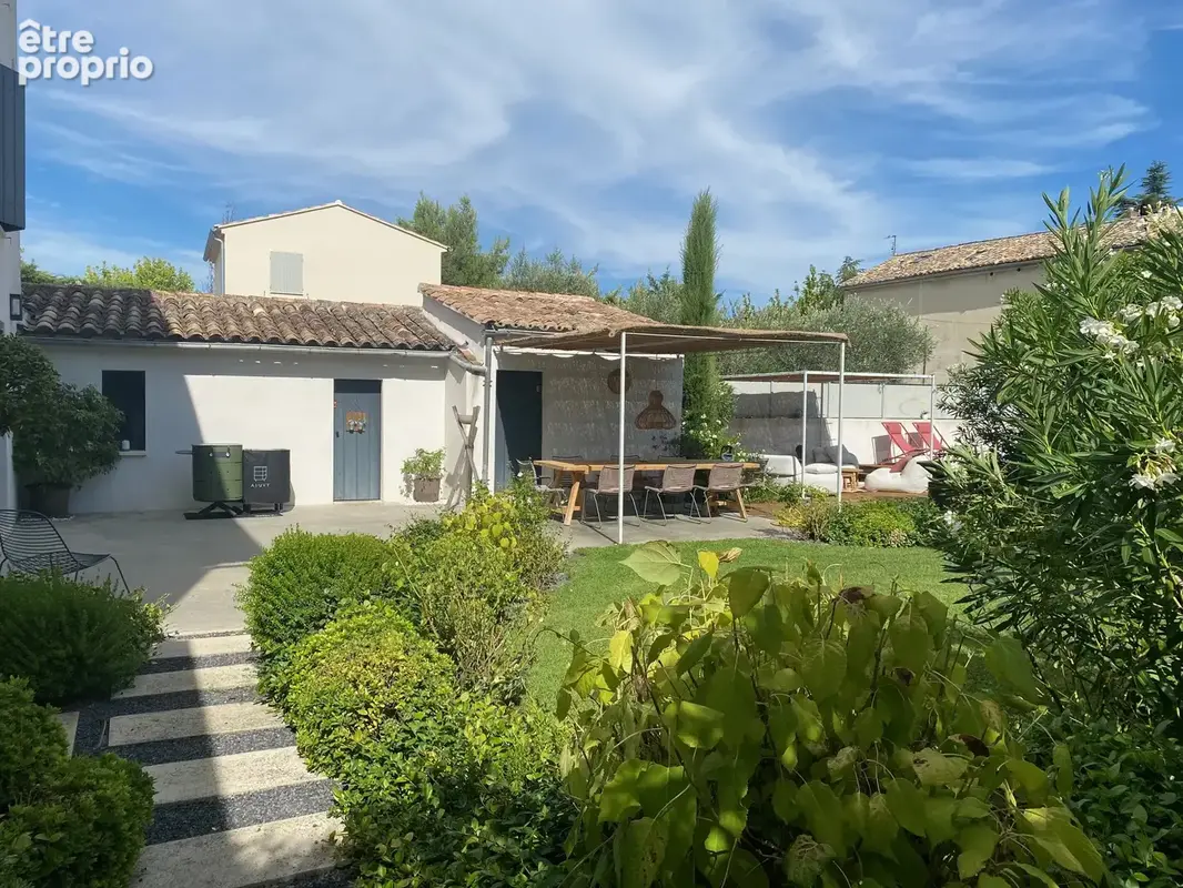 Mas de ville d'env 200 m2 avec piscine entièrement clos - photo 10