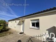 Photo 1 - Maison à ROCHES-PREMARIE-ANDILLE