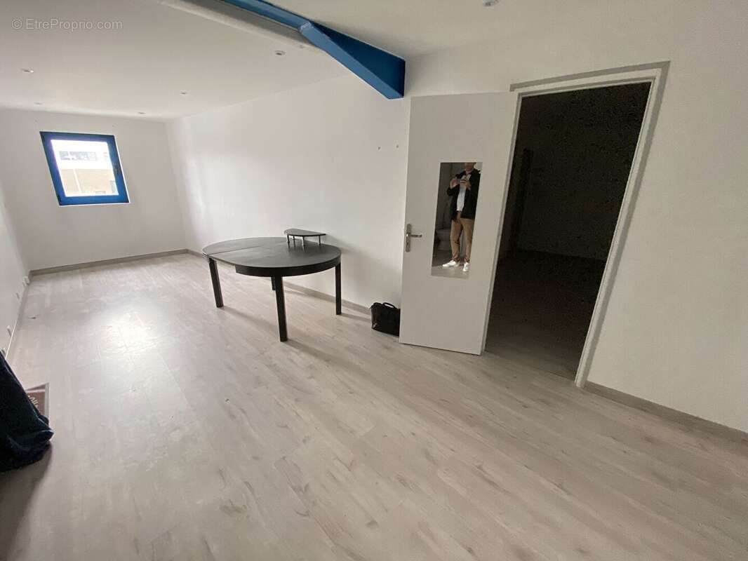 Commerce à VILLENOY