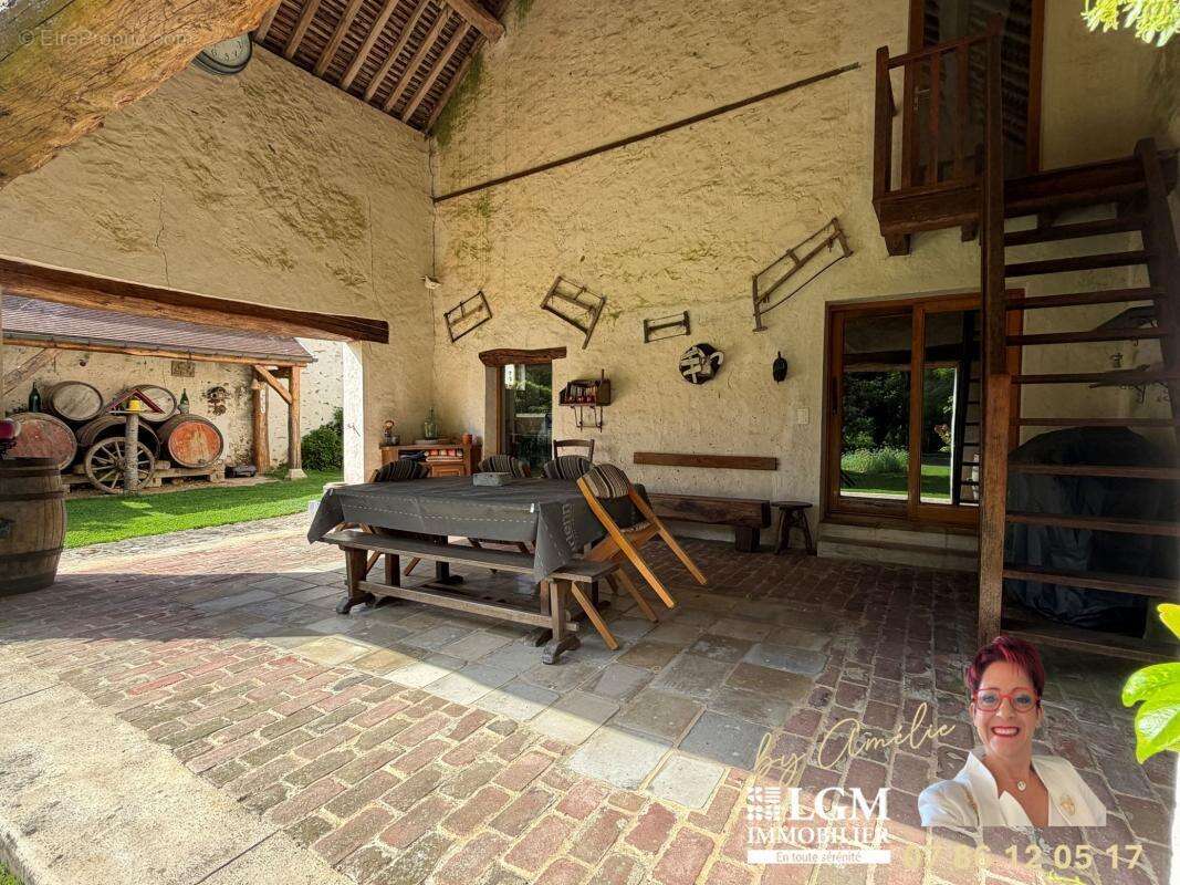 MAGNIFIQUE LONGÈRE de 209 m² - 4 Chambres - Dépendances - photo 19