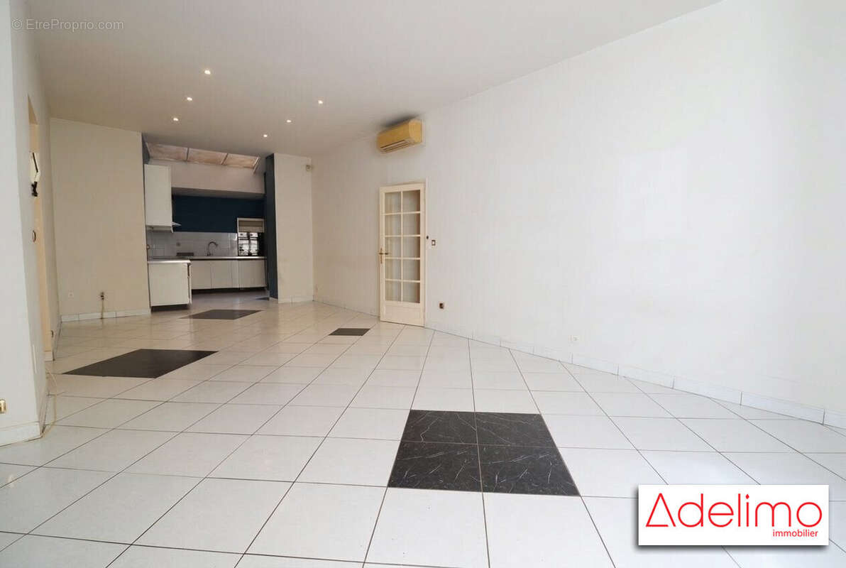 Appartement 91 m² à Nimes  - photo 2